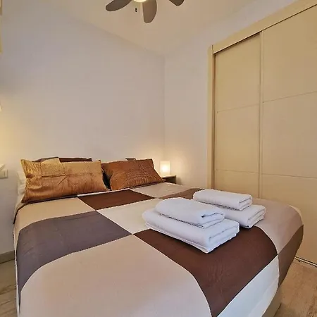 Apartment Confortable Apartamento En El Centro De Con Parking *