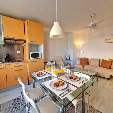 Confortable Apartamento En El Centro De Con Parking